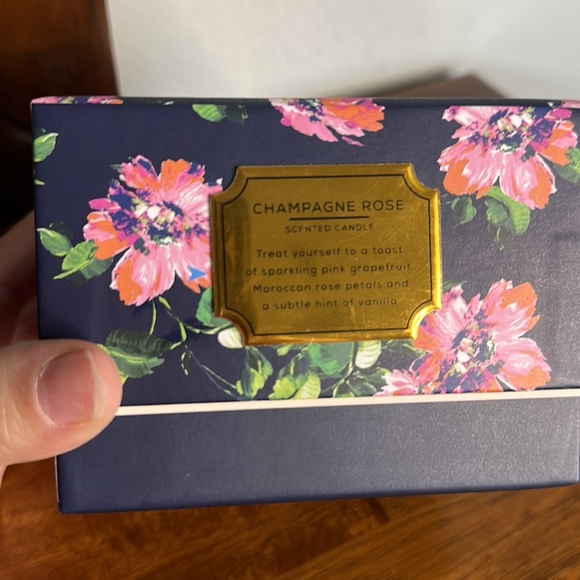 Trina Turk Champagne Rose Scented Candle 3-Wick Glass Jar In Box - Picture 3 of 12